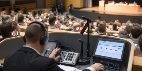 Course in Simultaneous Translation Technology for Multilingual Events